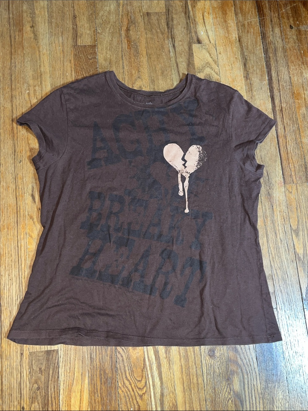 “Achy breaky heart” graphic print cap sleeve tee